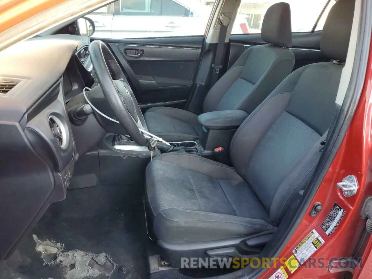 7 fotografías del automóvil dañado 5YFBURHE7KP895948 TOYOTA COROLLA 2019
