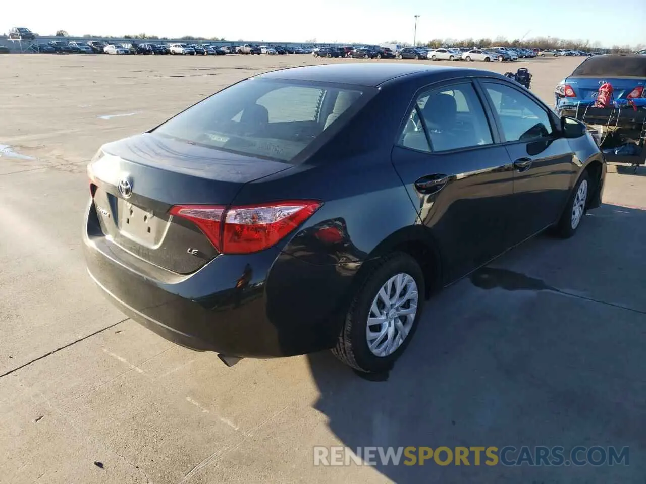 4 fotografías del automóvil dañado 5YFBURHE7KP898042 TOYOTA COROLLA 2019