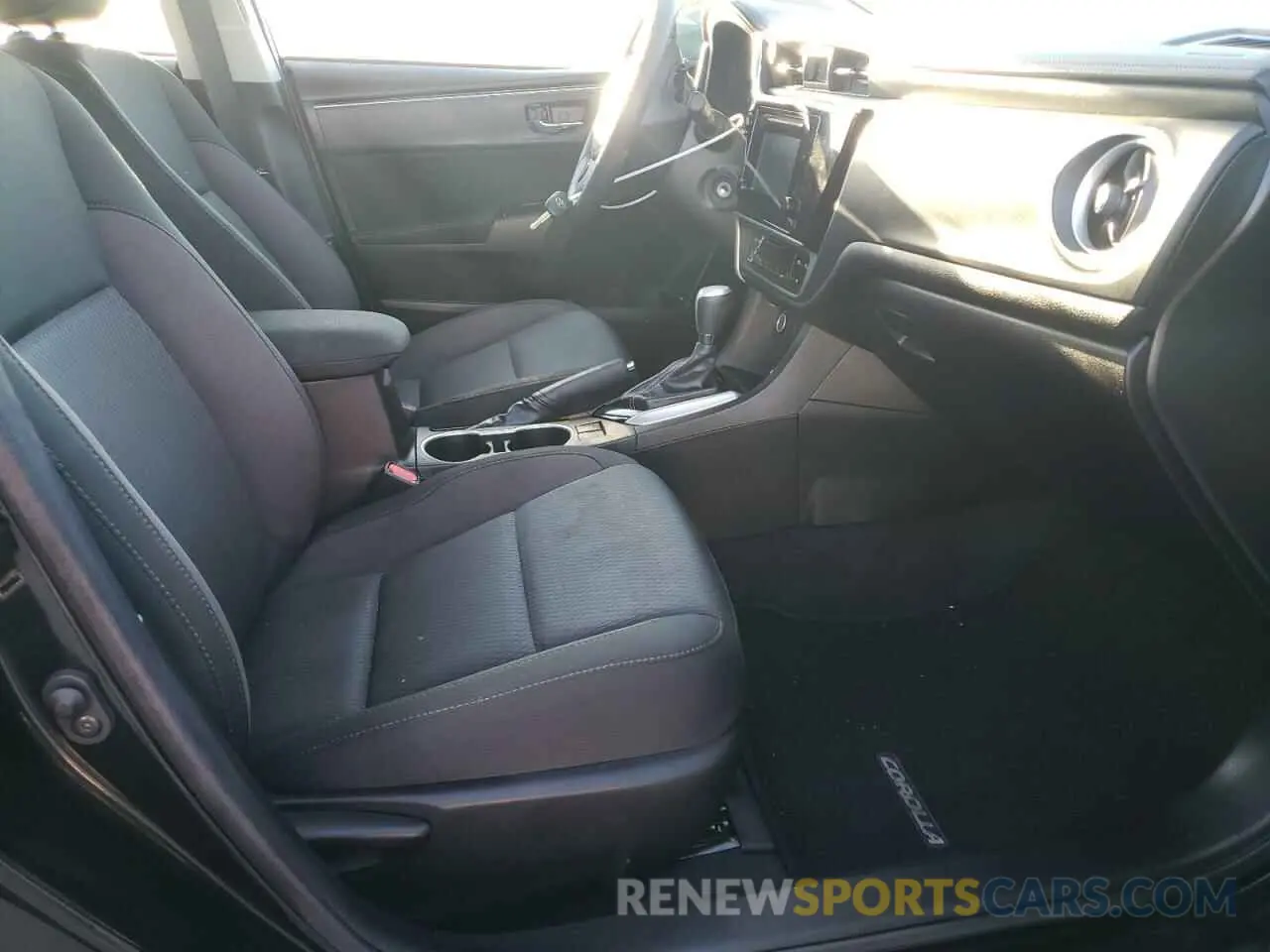 5 fotografías del automóvil dañado 5YFBURHE7KP898042 TOYOTA COROLLA 2019