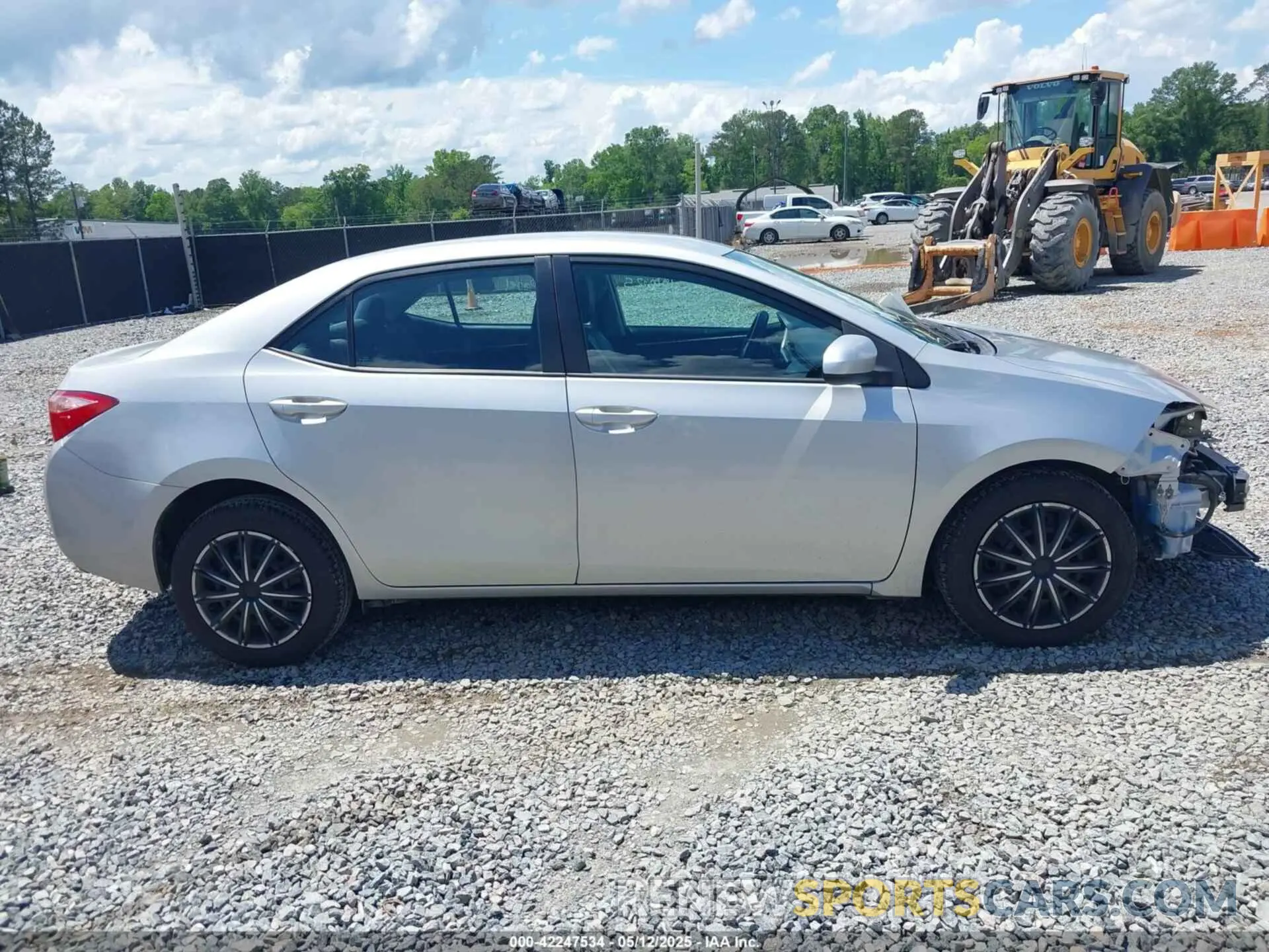 14 fotografías del automóvil dañado 5YFBURHE7KP898929 TOYOTA COROLLA 2019