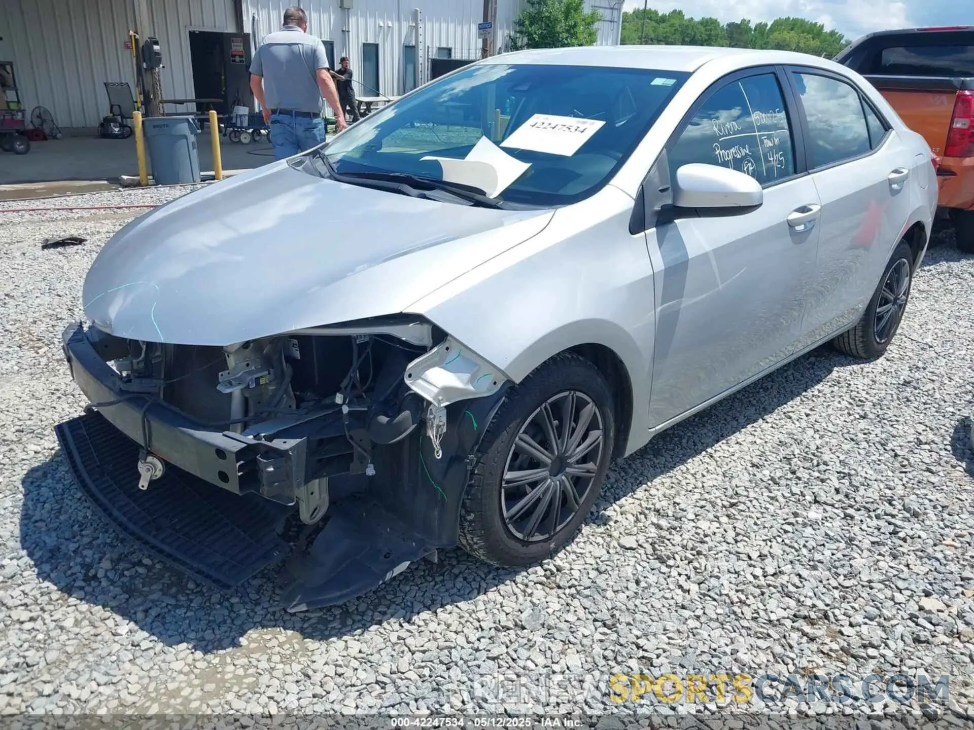 2 fotografías del automóvil dañado 5YFBURHE7KP898929 TOYOTA COROLLA 2019