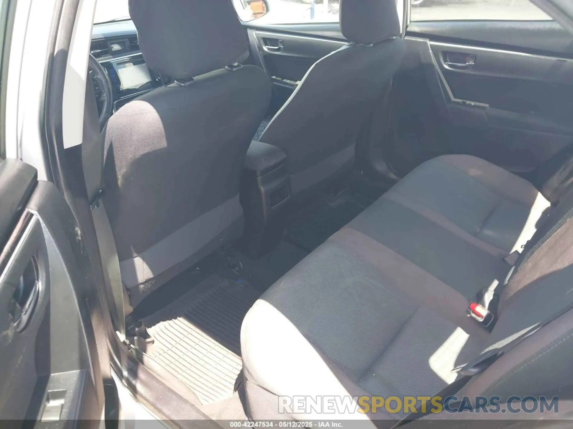 8 fotografías del automóvil dañado 5YFBURHE7KP898929 TOYOTA COROLLA 2019