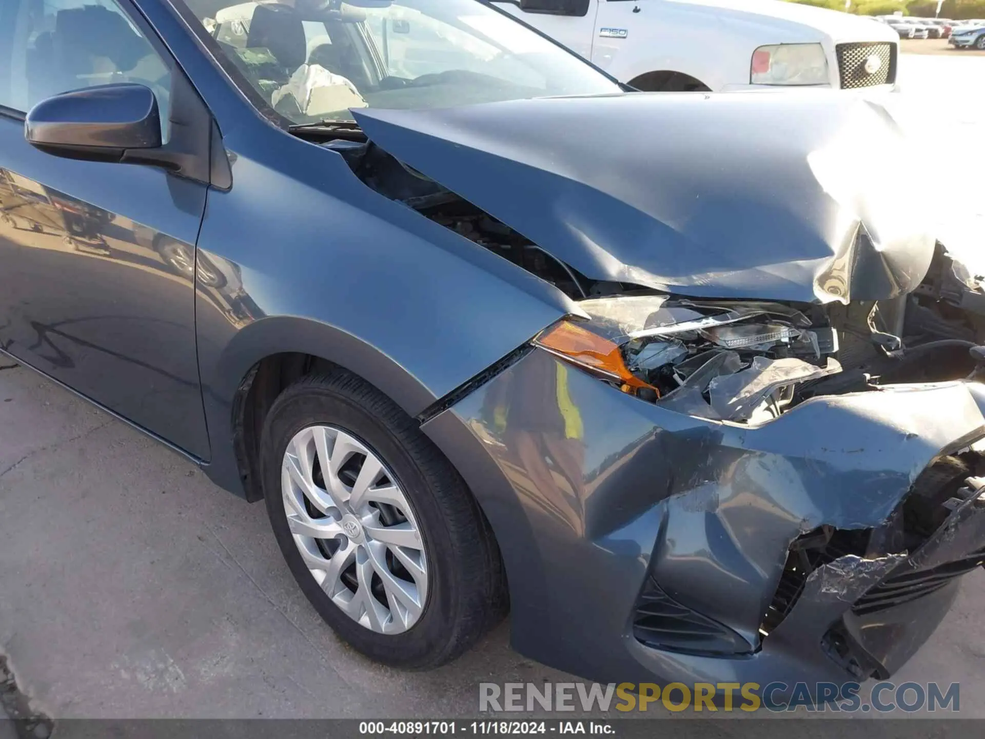 18 fotografías del automóvil dañado 5YFBURHE7KP899031 TOYOTA COROLLA 2019