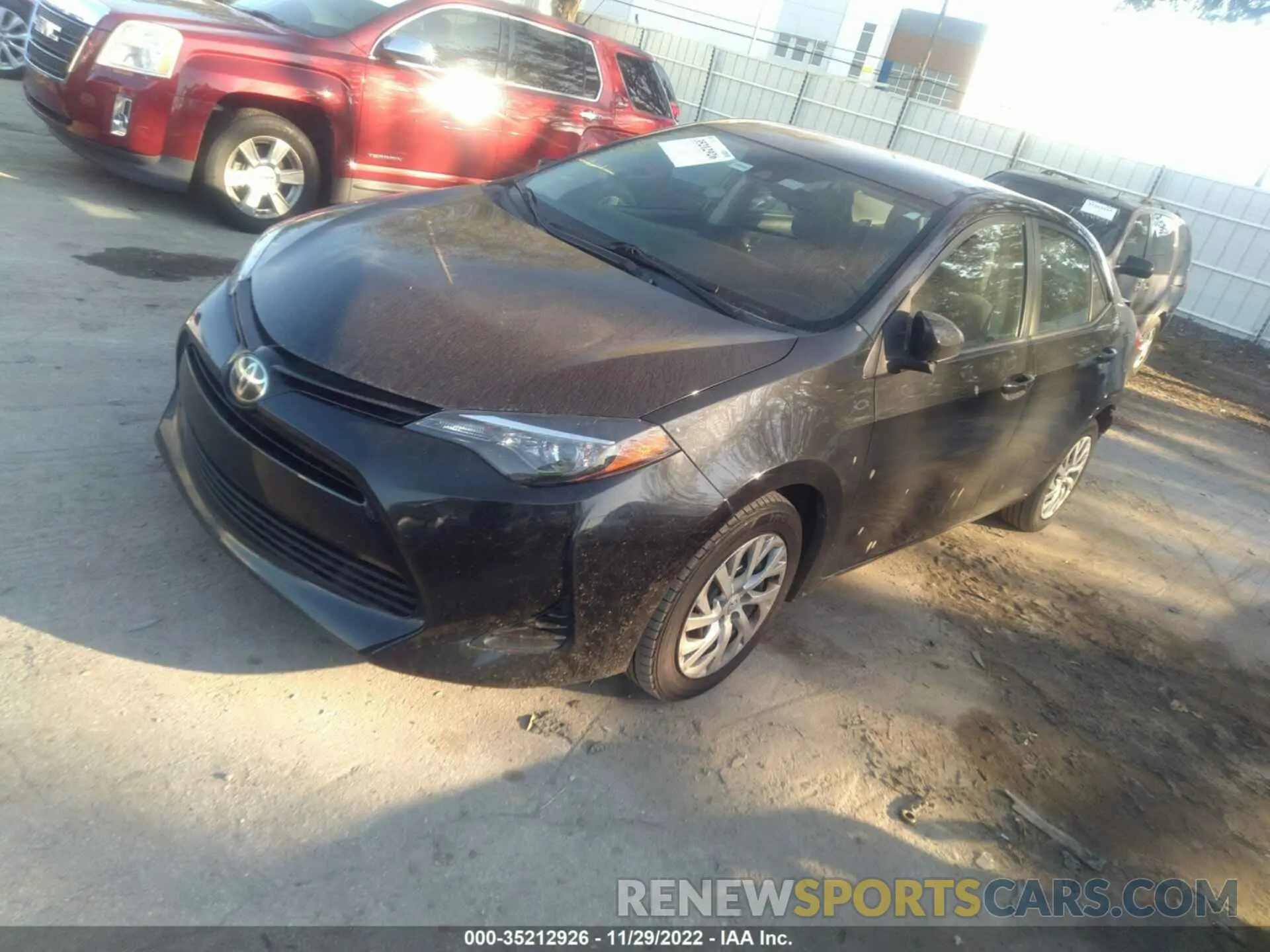 2 fotografías del automóvil dañado 5YFBURHE7KP902199 TOYOTA COROLLA 2019