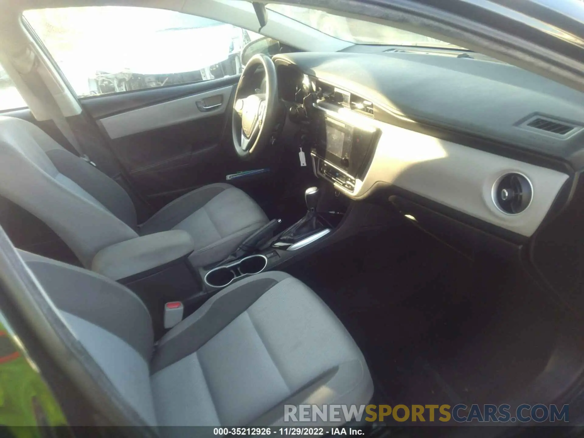 5 fotografías del automóvil dañado 5YFBURHE7KP902199 TOYOTA COROLLA 2019