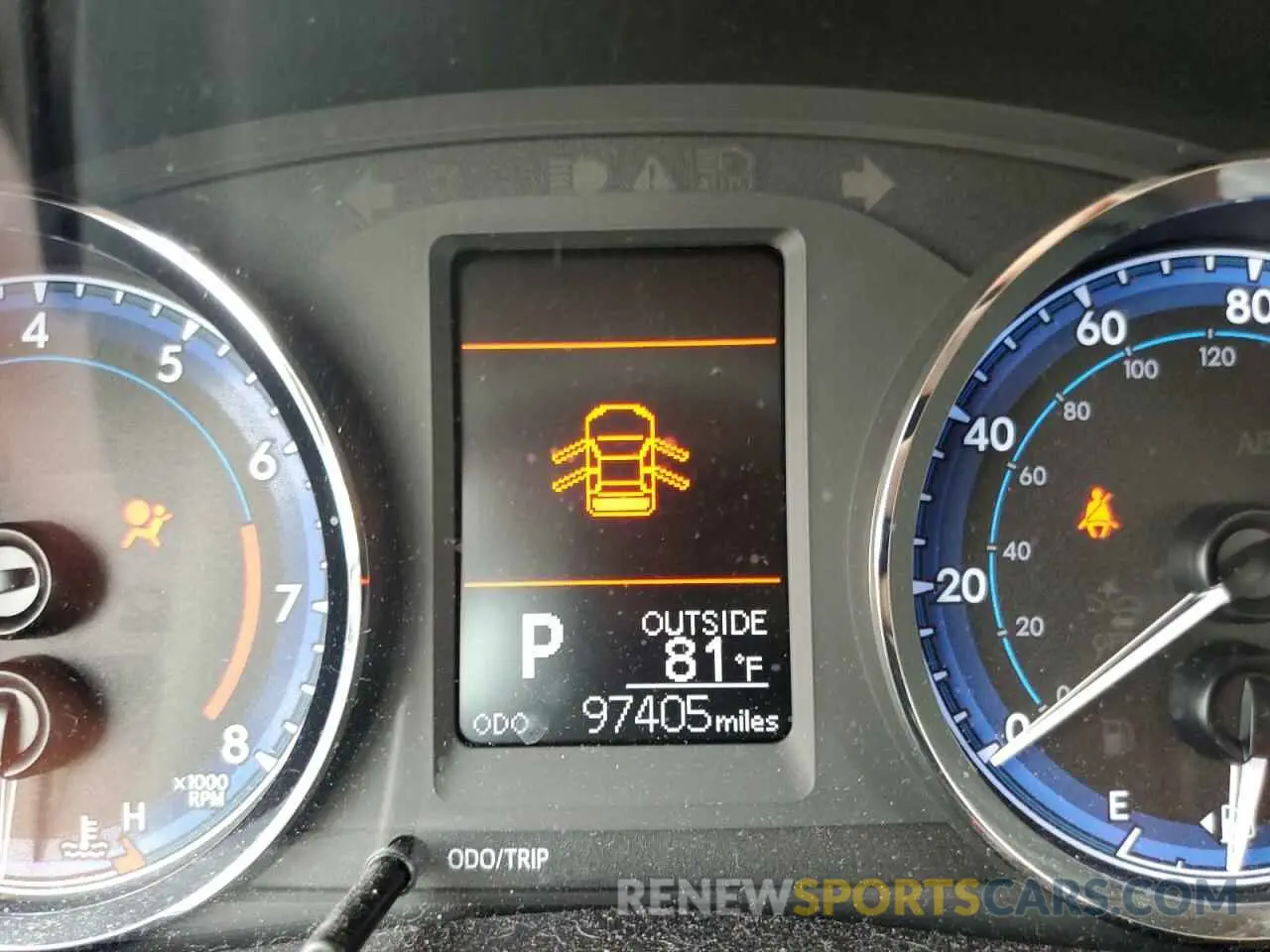 8 fotografías del automóvil dañado 5YFBURHE7KP902803 TOYOTA COROLLA 2019