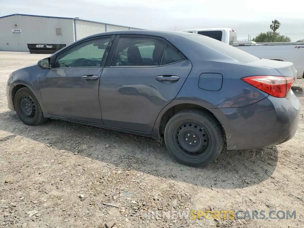 2 fotografías del automóvil dañado 5YFBURHE7KP903854 TOYOTA COROLLA 2019