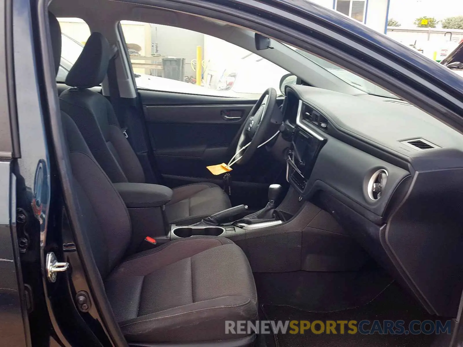 5 fotografías del automóvil dañado 5YFBURHE7KP909010 TOYOTA COROLLA 2019