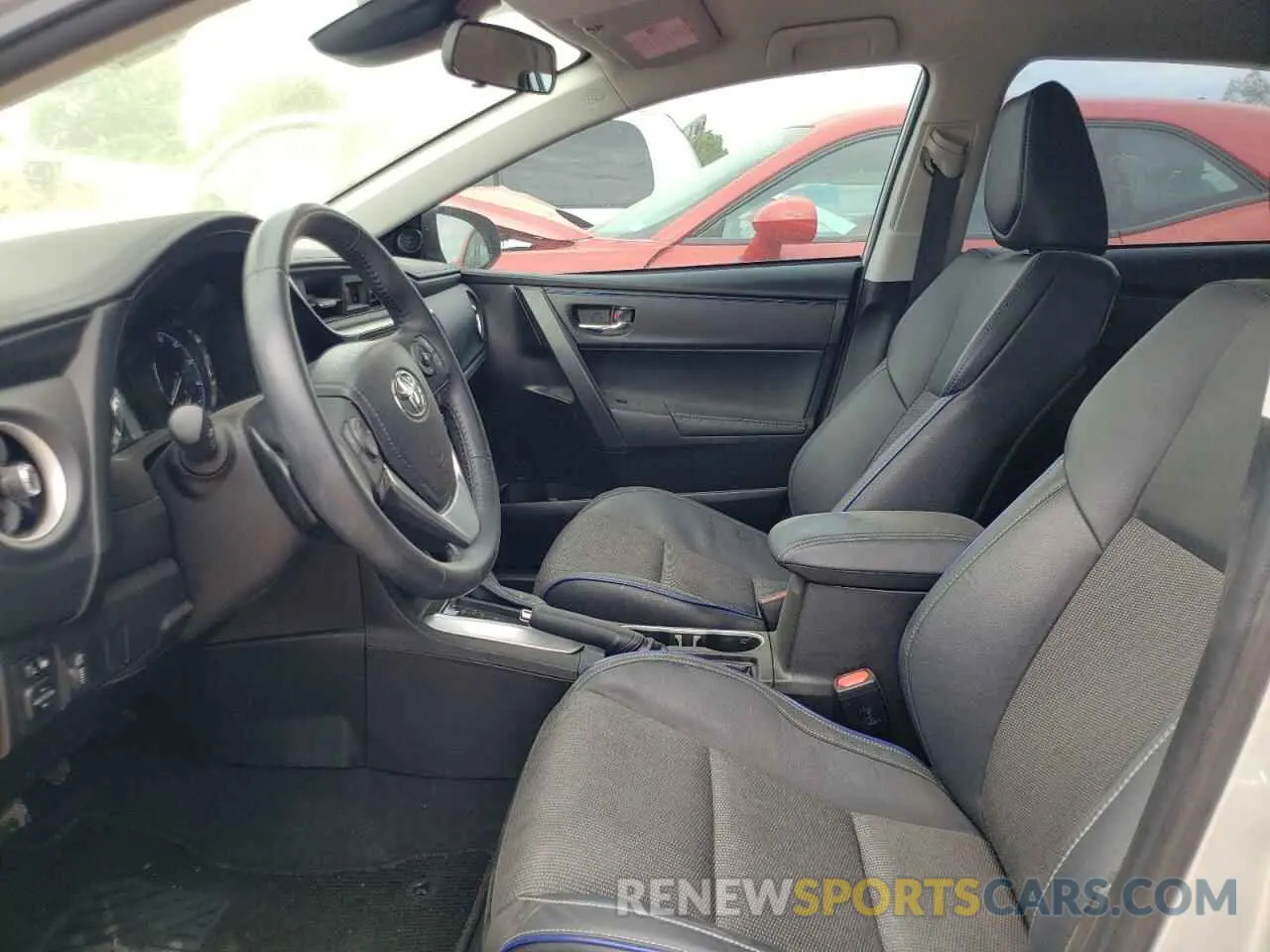 5 fotografías del automóvil dañado 5YFBURHE7KP909928 TOYOTA COROLLA 2019