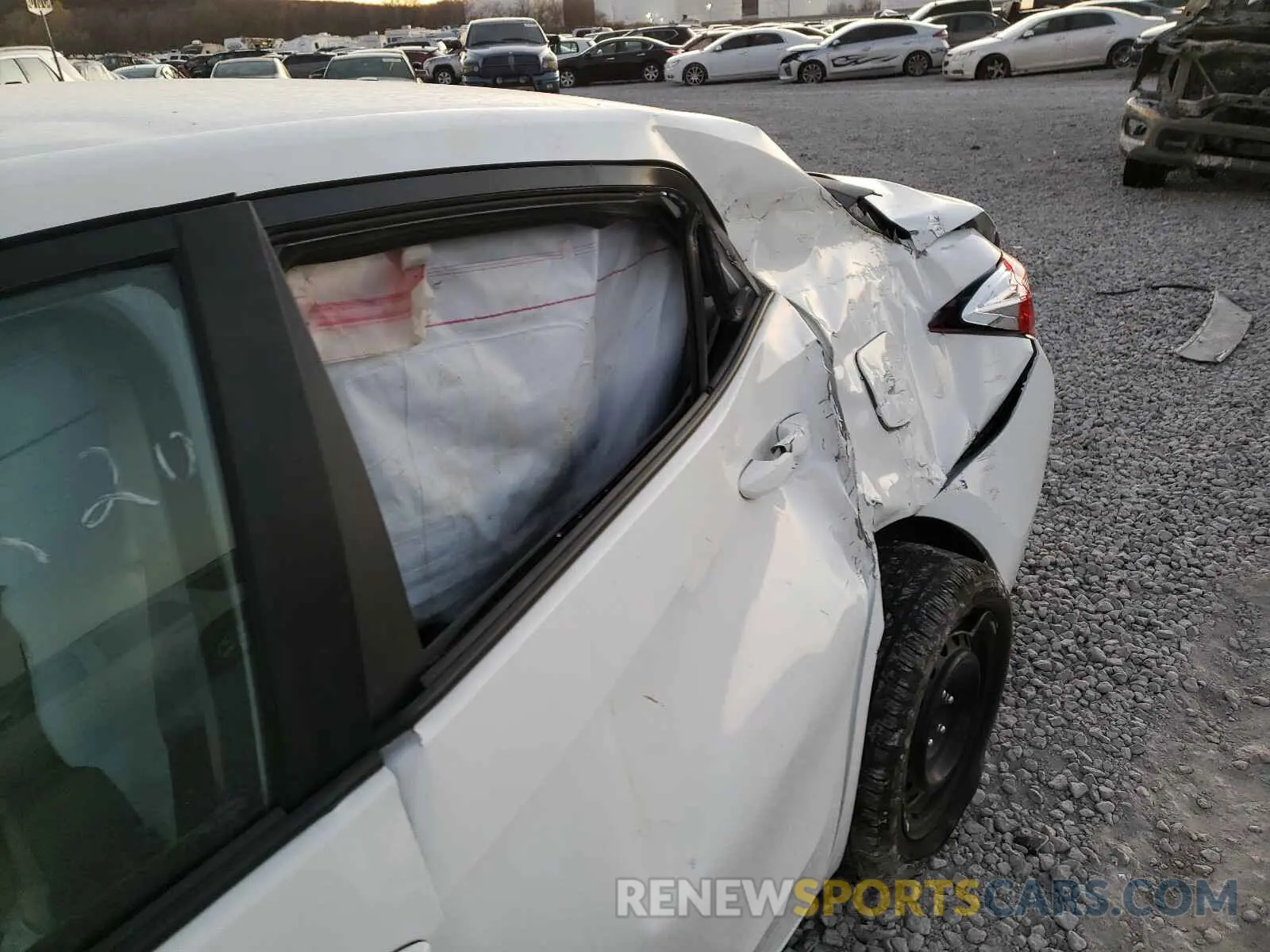9 fotografías del automóvil dañado 5YFBURHE7KP910996 TOYOTA COROLLA 2019