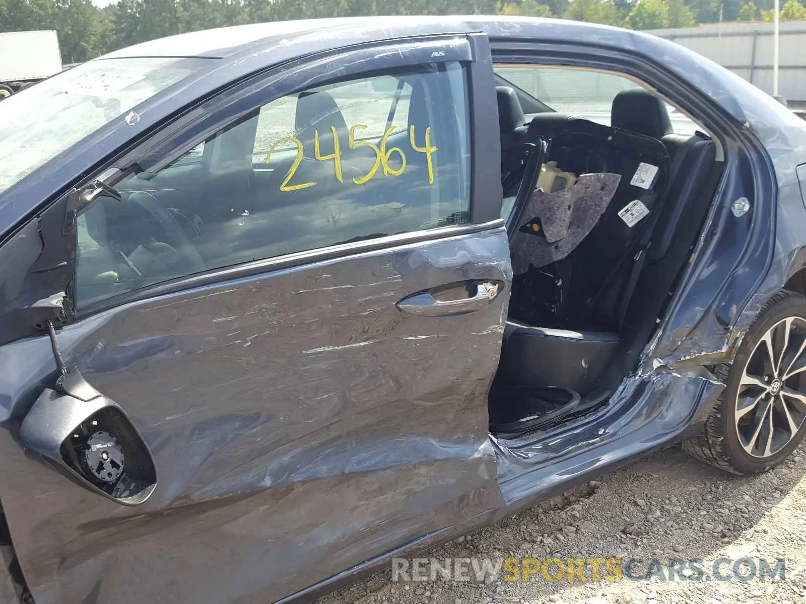 9 fotografías del automóvil dañado 5YFBURHE7KP911730 TOYOTA COROLLA 2019