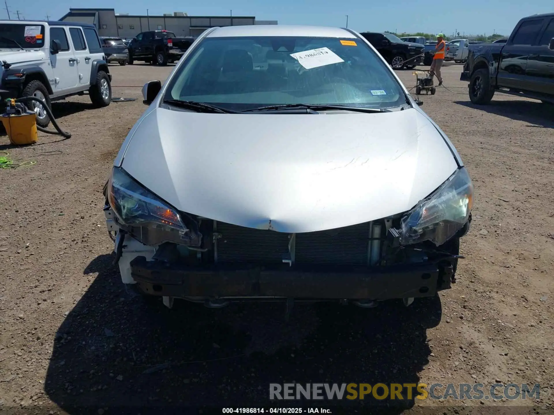 13 fotografías del automóvil dañado 5YFBURHE7KP912618 TOYOTA COROLLA 2019