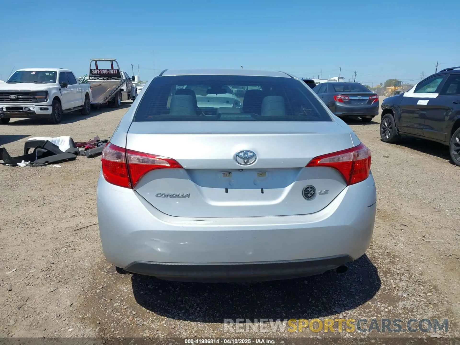 17 fotografías del automóvil dañado 5YFBURHE7KP912618 TOYOTA COROLLA 2019