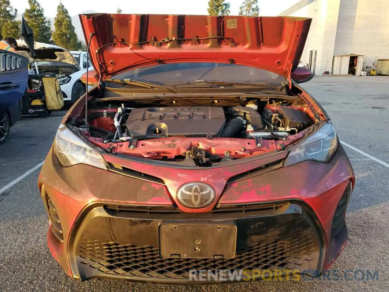 5 fotografías del automóvil dañado 5YFBURHE7KP916555 TOYOTA COROLLA 2019