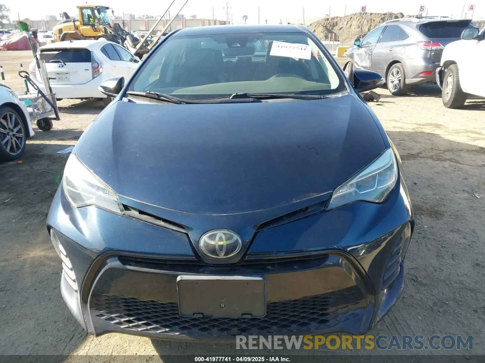 12 fotografías del automóvil dañado 5YFBURHE7KP922064 TOYOTA COROLLA 2019