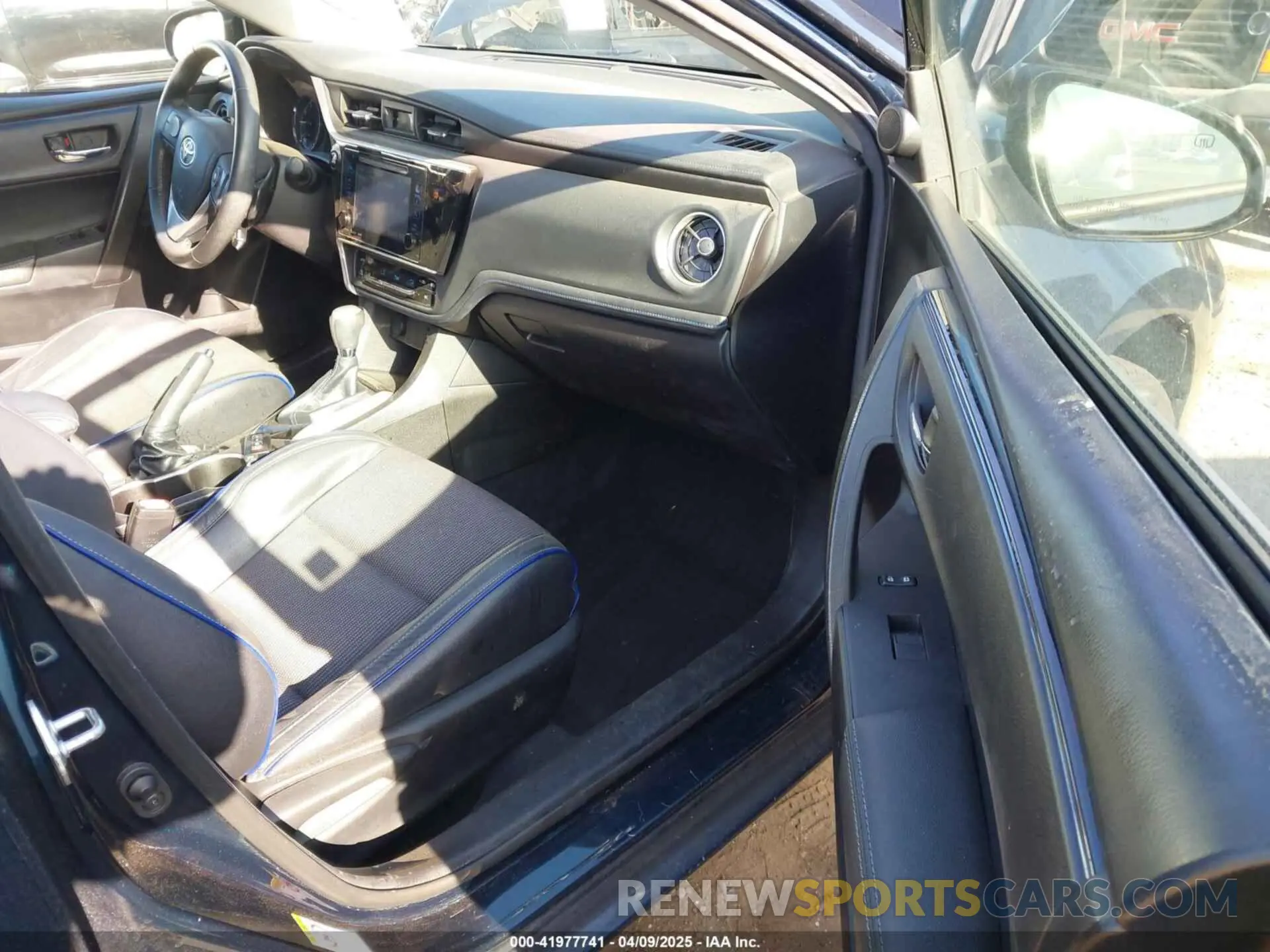 5 fotografías del automóvil dañado 5YFBURHE7KP922064 TOYOTA COROLLA 2019