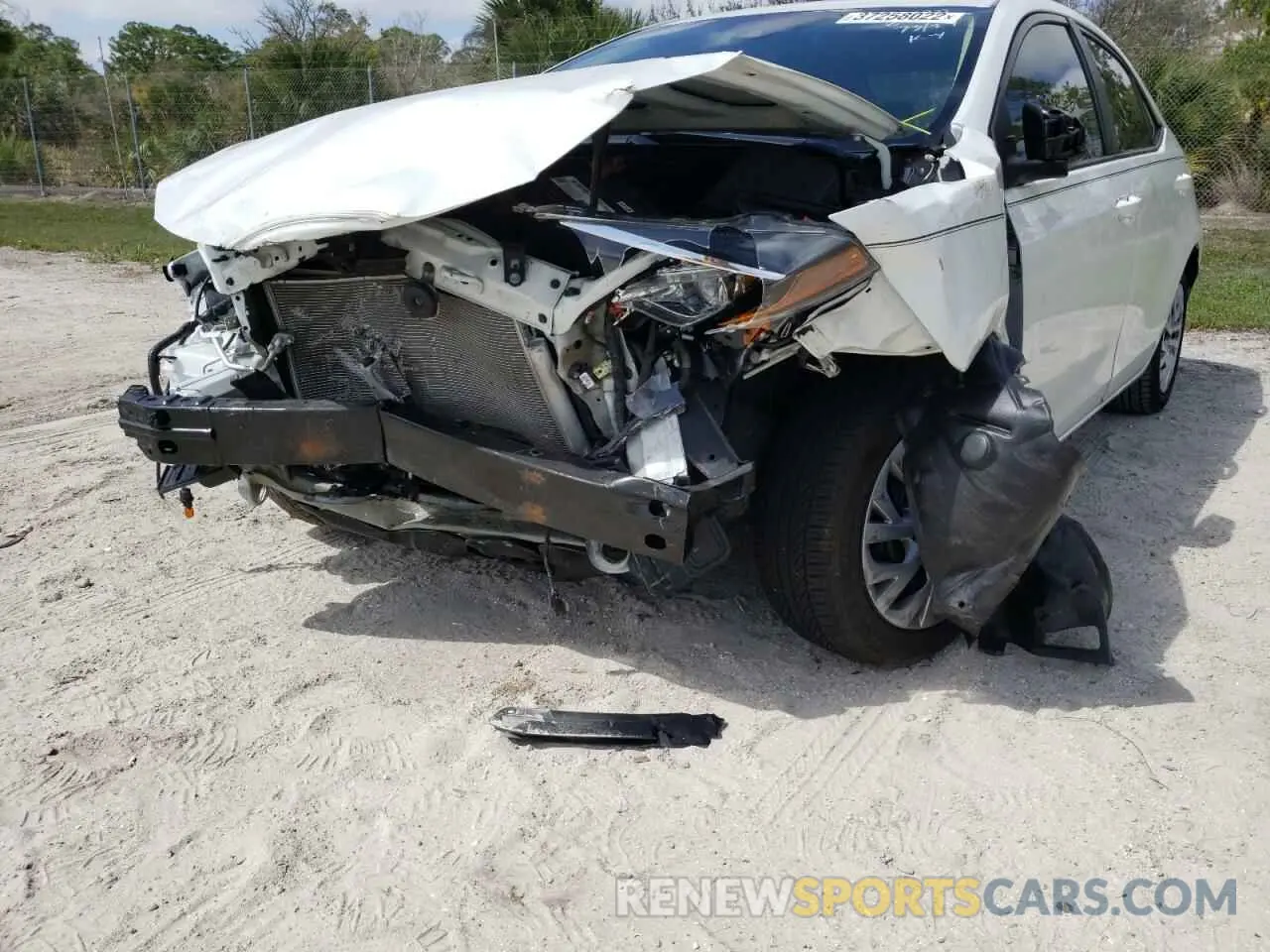 9 fotografías del automóvil dañado 5YFBURHE7KP922887 TOYOTA COROLLA 2019