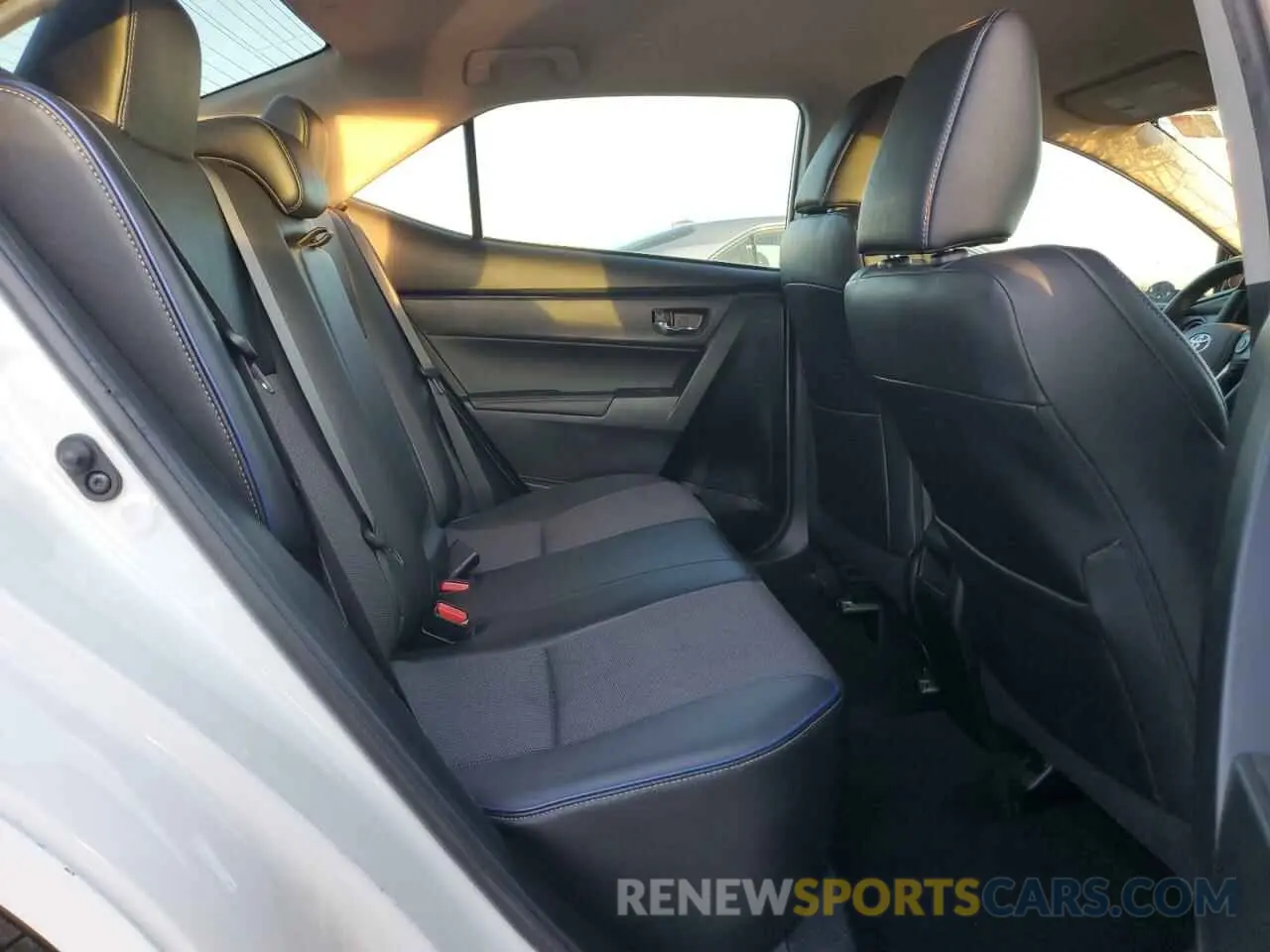 10 fotografías del automóvil dañado 5YFBURHE7KP932769 TOYOTA COROLLA 2019