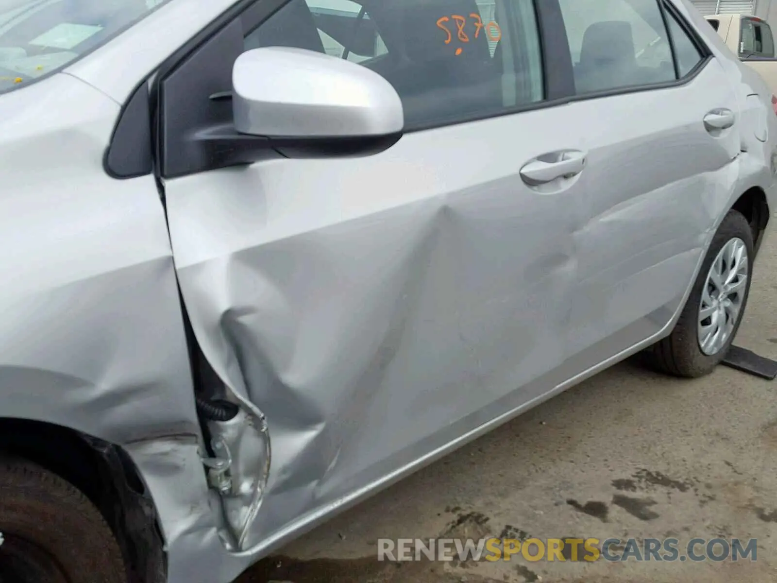 9 fotografías del automóvil dañado 5YFBURHE7KP934652 TOYOTA COROLLA 2019