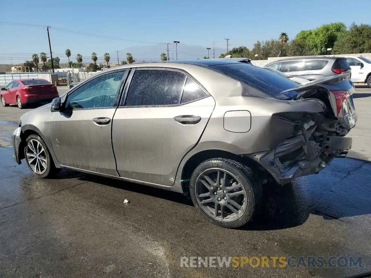 2 fotografías del automóvil dañado 5YFBURHE7KP940032 TOYOTA COROLLA 2019
