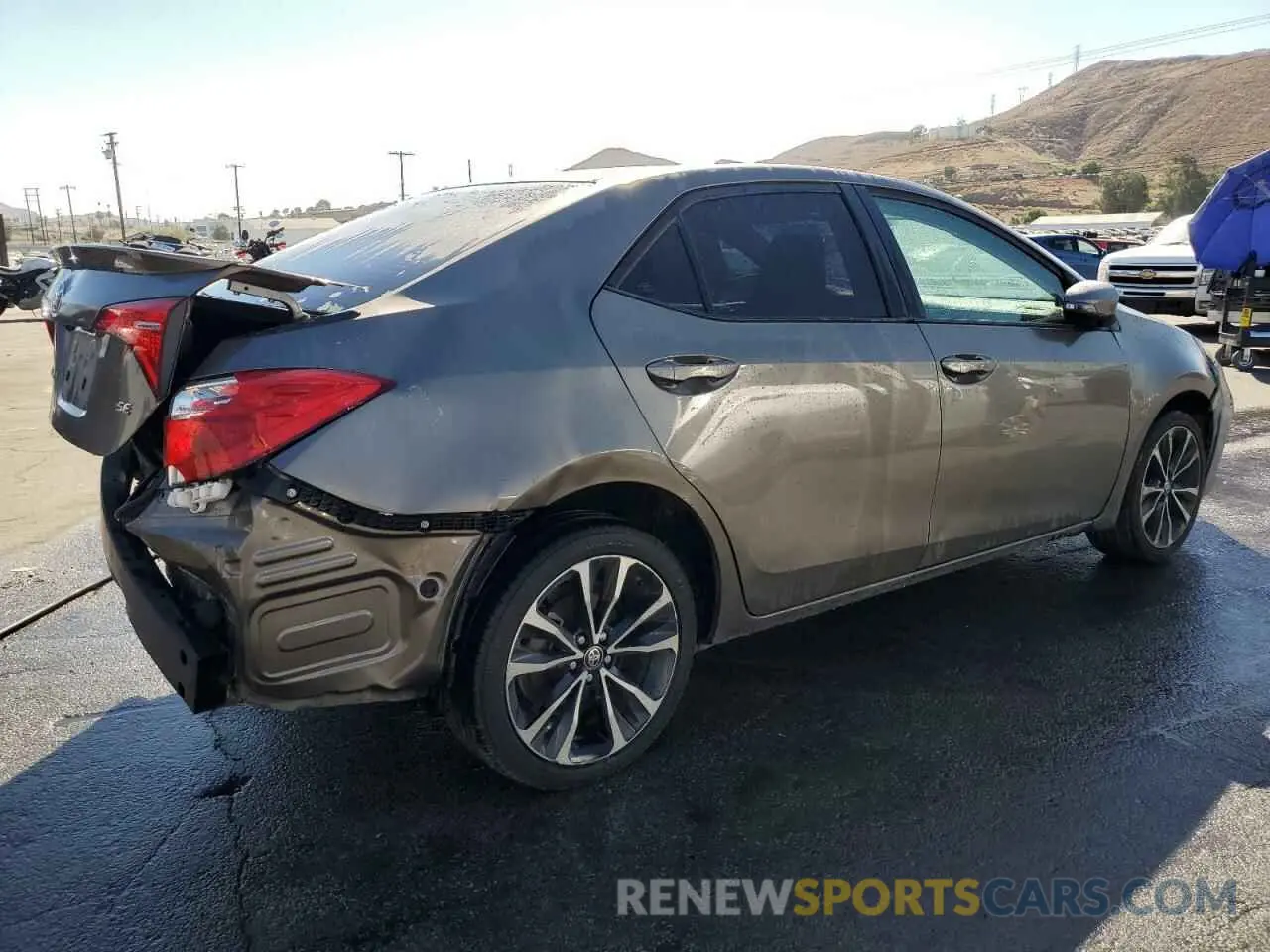 3 fotografías del automóvil dañado 5YFBURHE7KP940032 TOYOTA COROLLA 2019