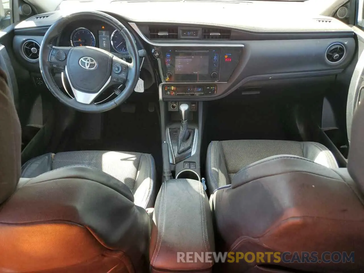 8 fotografías del automóvil dañado 5YFBURHE7KP940032 TOYOTA COROLLA 2019