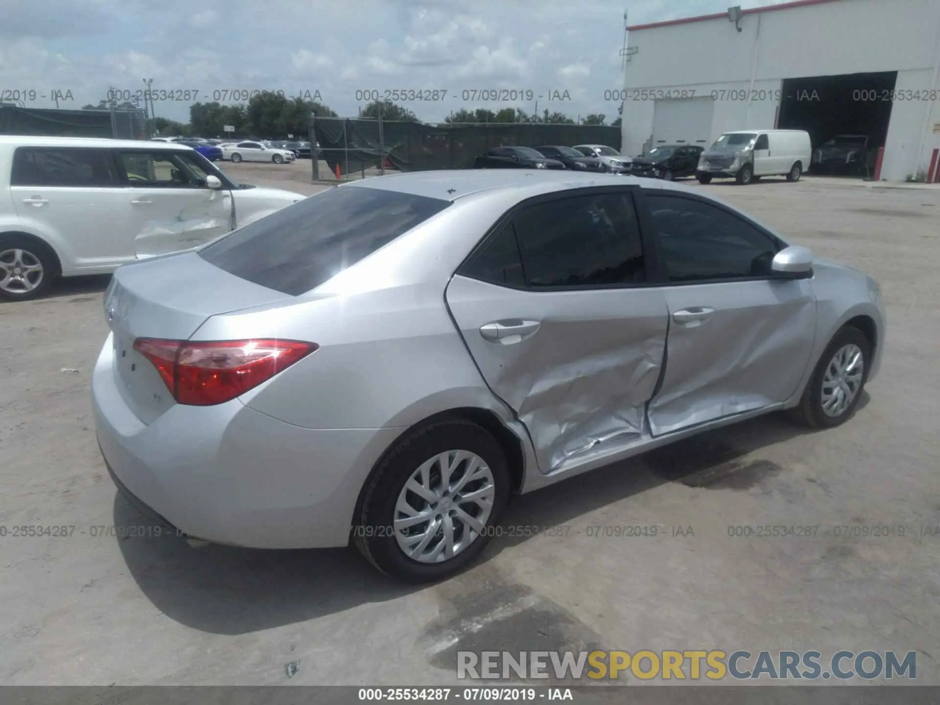 4 fotografías del automóvil dañado 5YFBURHE7KP943626 TOYOTA COROLLA 2019