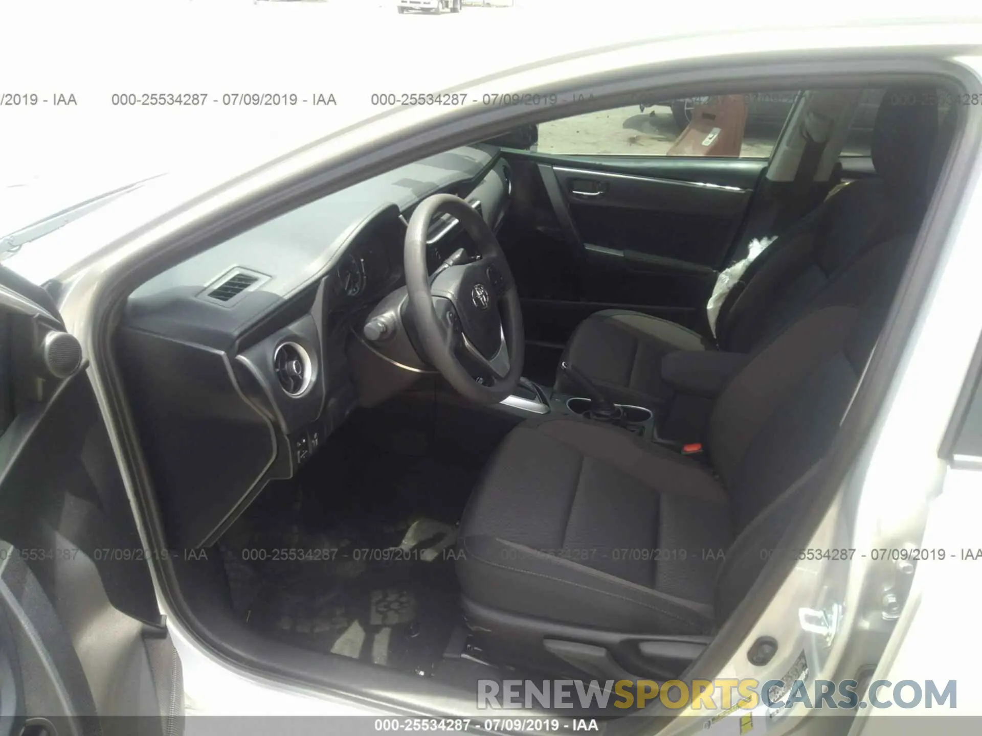 5 fotografías del automóvil dañado 5YFBURHE7KP943626 TOYOTA COROLLA 2019