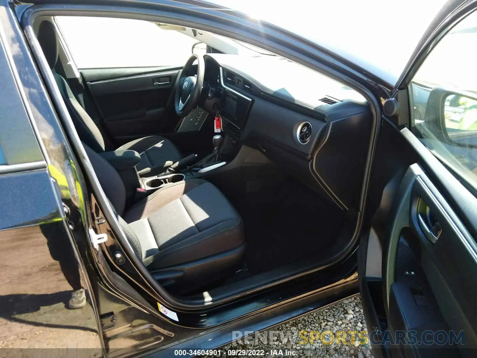 5 fotografías del automóvil dañado 5YFBURHE7KP947711 TOYOTA COROLLA 2019