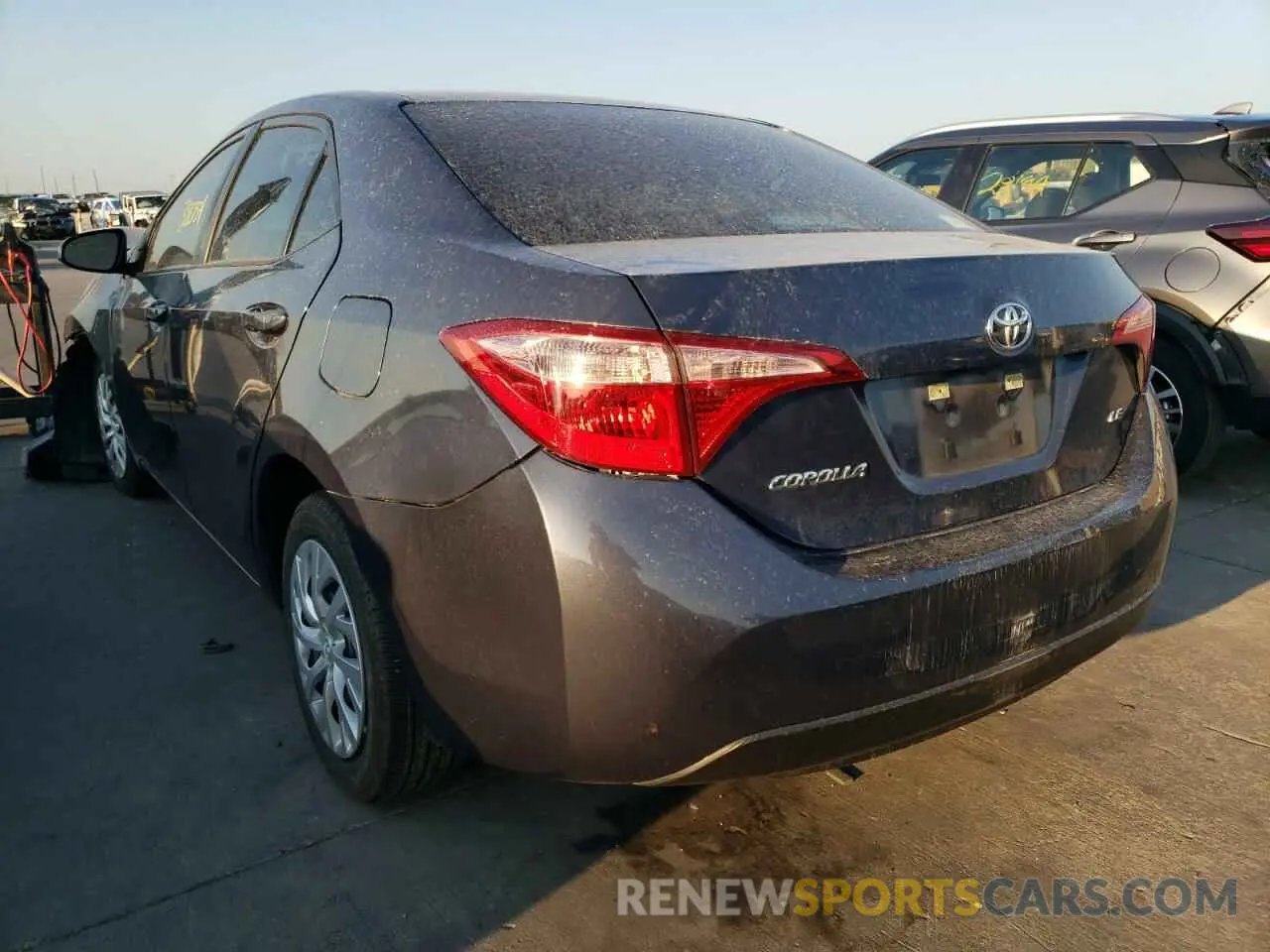 3 fotografías del automóvil dañado 5YFBURHE7KP949992 TOYOTA COROLLA 2019