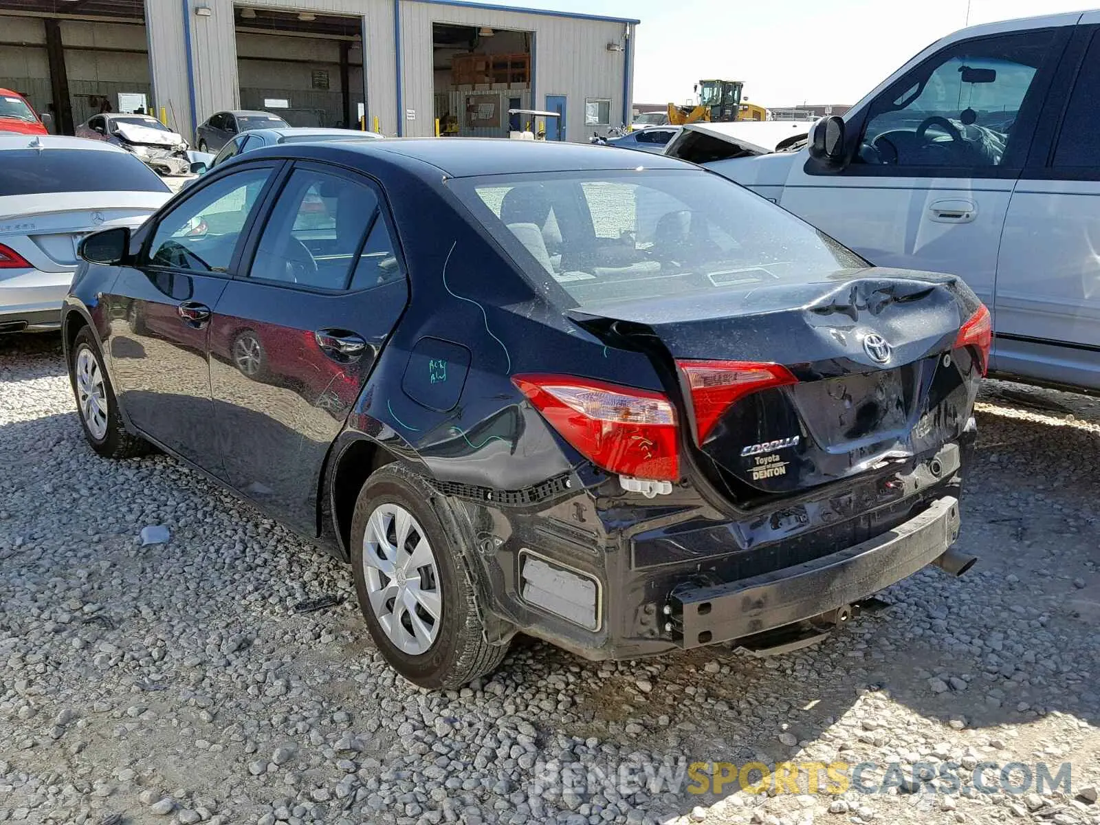 3 fotografías del automóvil dañado 5YFBURHE8KP862439 TOYOTA COROLLA 2019