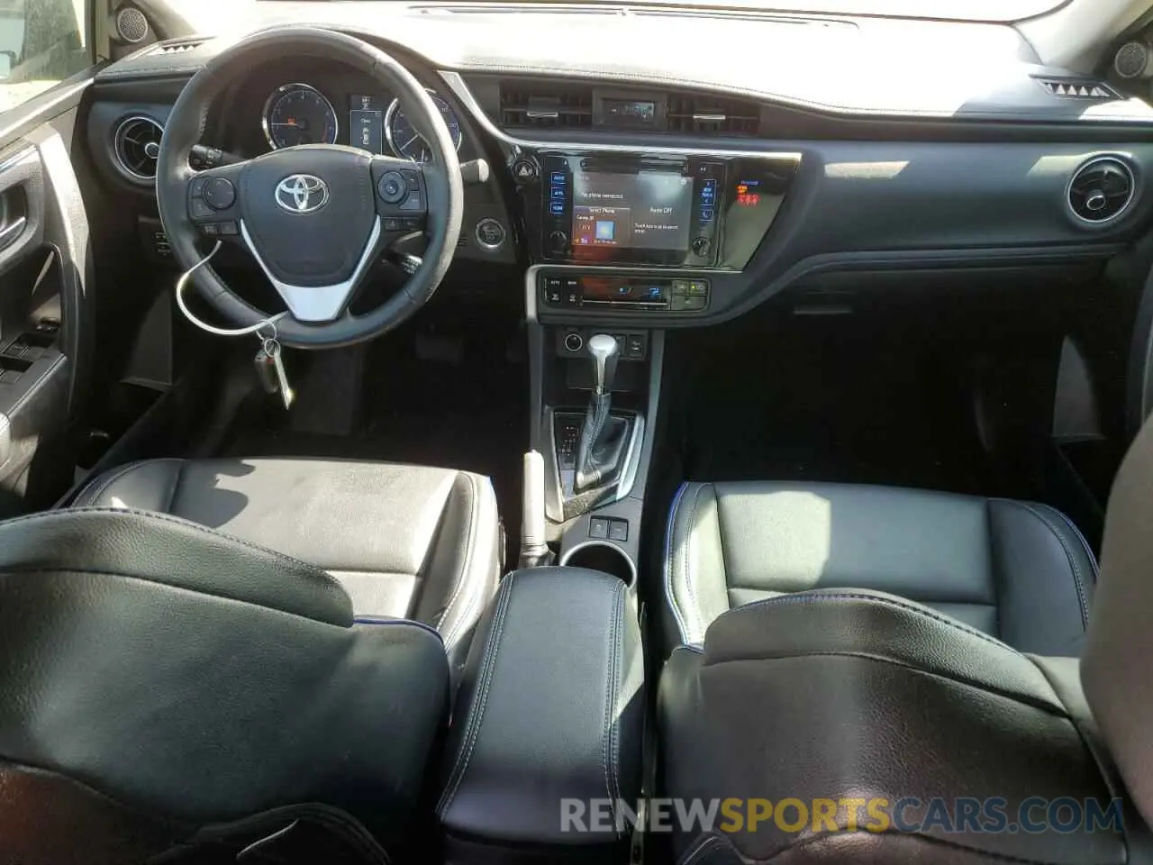 8 fotografías del automóvil dañado 5YFBURHE8KP867933 TOYOTA COROLLA 2019