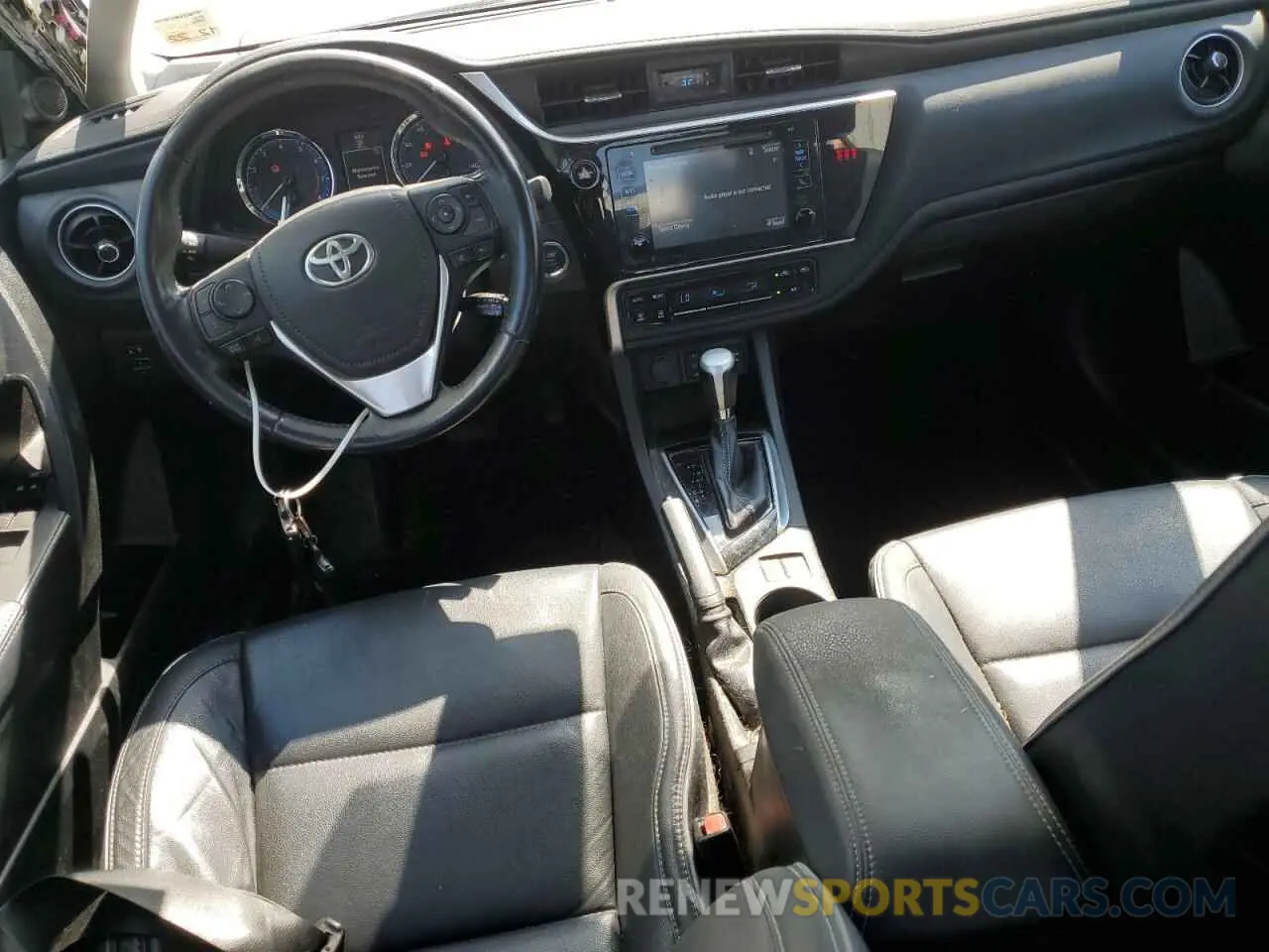 8 fotografías del automóvil dañado 5YFBURHE8KP869407 TOYOTA COROLLA 2019