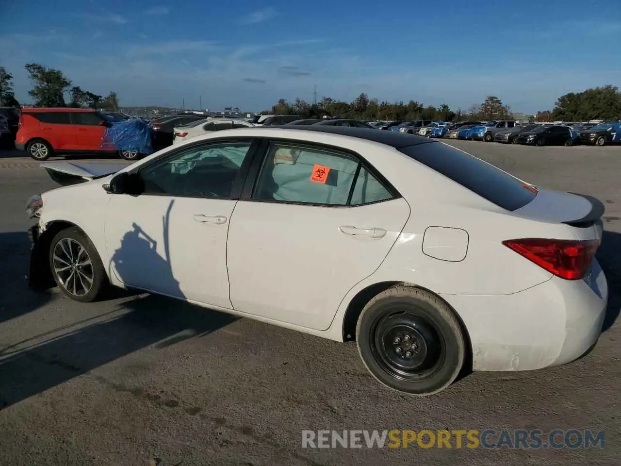 2 fotografías del automóvil dañado 5YFBURHE8KP870962 TOYOTA COROLLA 2019