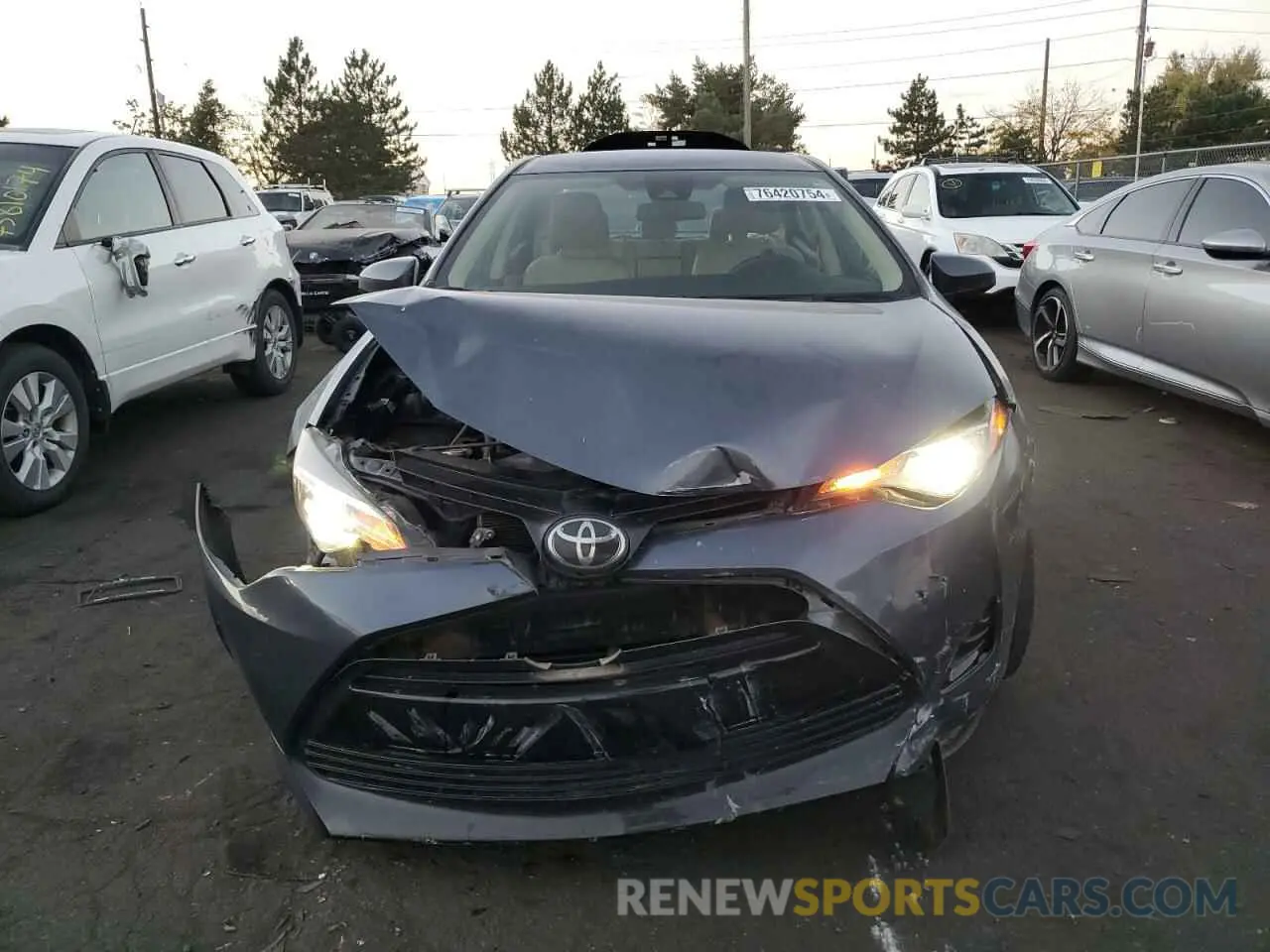 5 fotografías del automóvil dañado 5YFBURHE8KP872498 TOYOTA COROLLA 2019