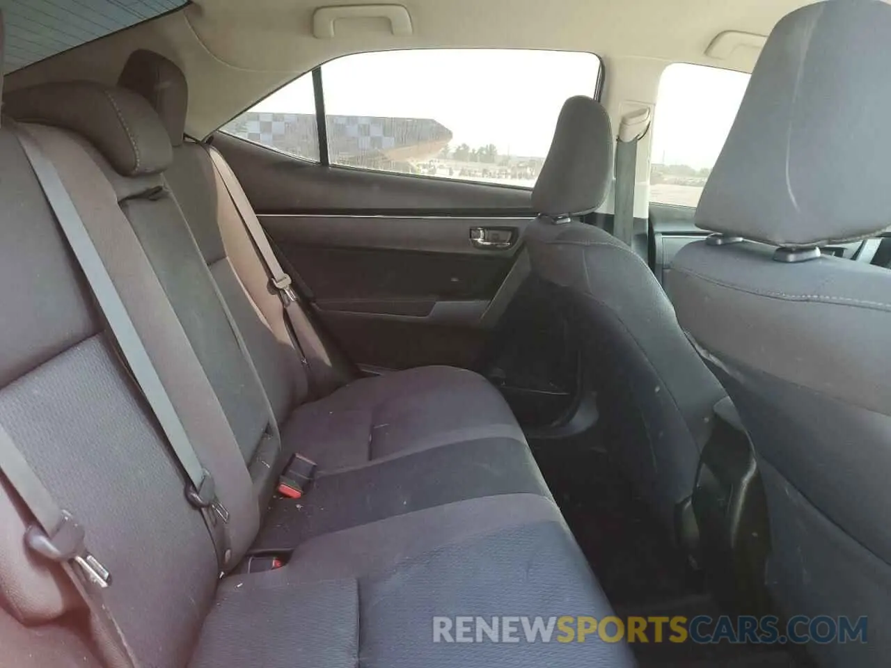 11 fotografías del automóvil dañado 5YFBURHE8KP872856 TOYOTA COROLLA 2019