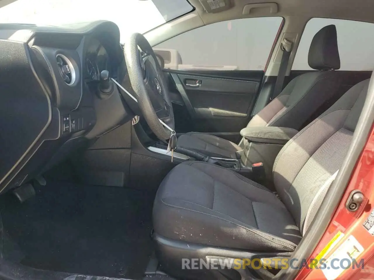 7 fotografías del automóvil dañado 5YFBURHE8KP872856 TOYOTA COROLLA 2019