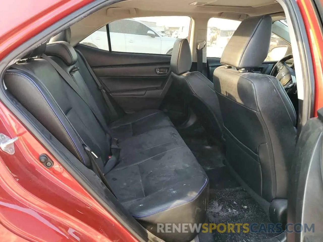10 fotografías del automóvil dañado 5YFBURHE8KP875109 TOYOTA COROLLA 2019
