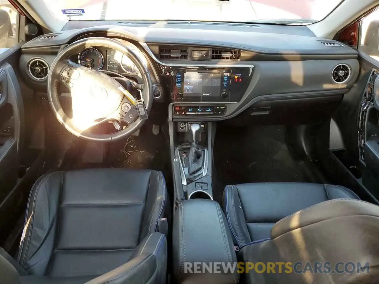 8 fotografías del automóvil dañado 5YFBURHE8KP875109 TOYOTA COROLLA 2019