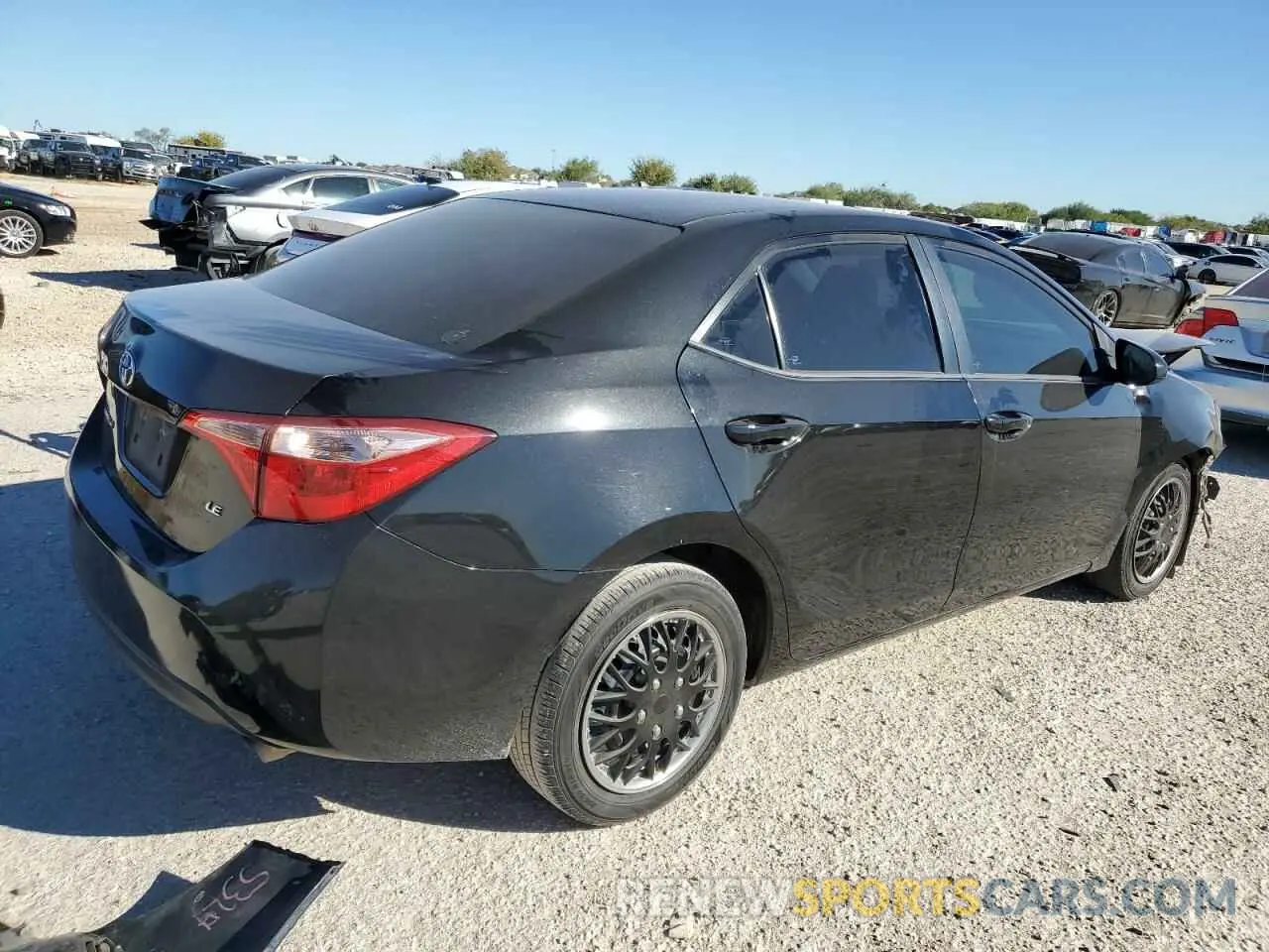 3 fotografías del automóvil dañado 5YFBURHE8KP877300 TOYOTA COROLLA 2019