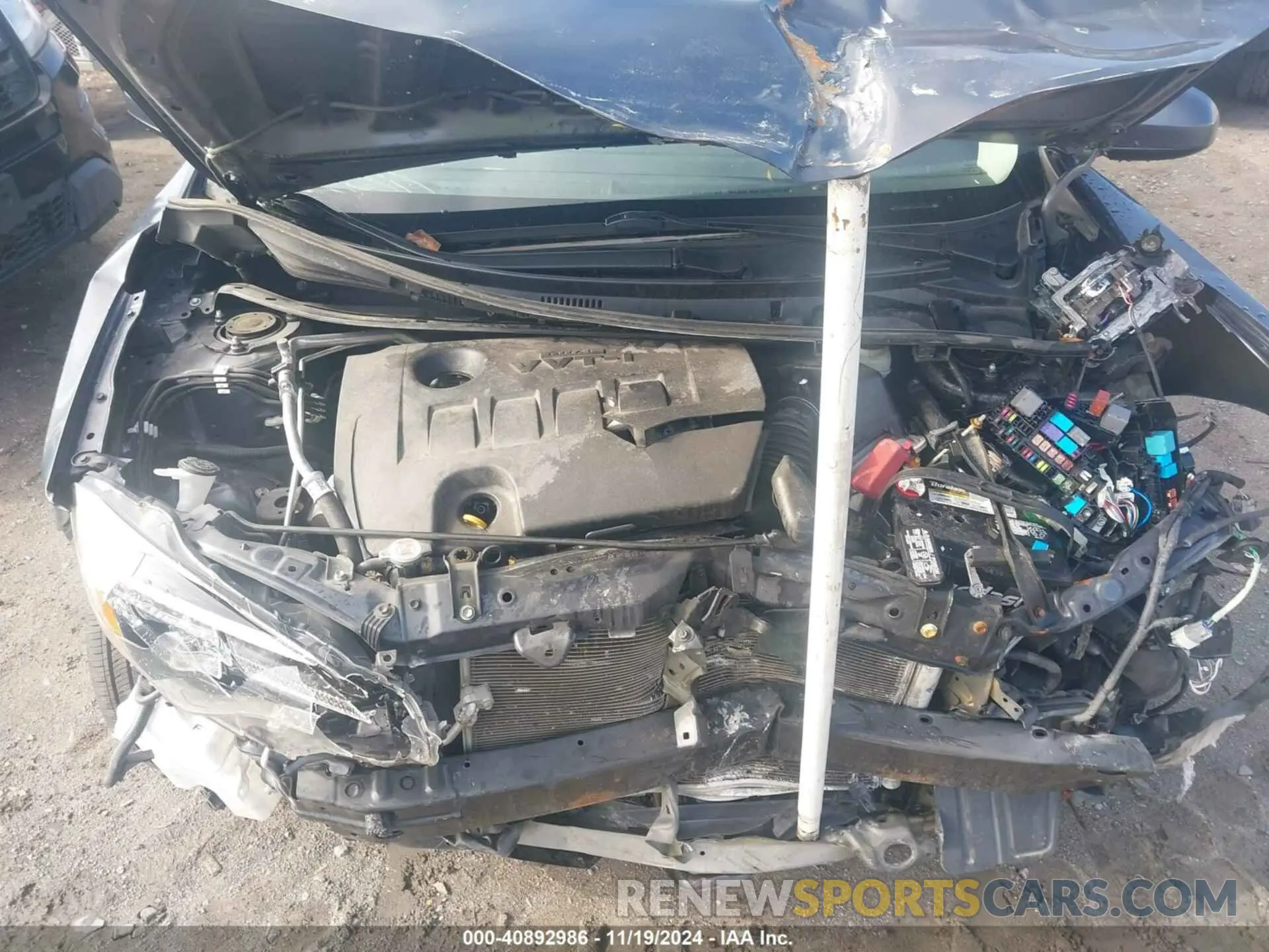 10 fotografías del automóvil dañado 5YFBURHE8KP877975 TOYOTA COROLLA 2019