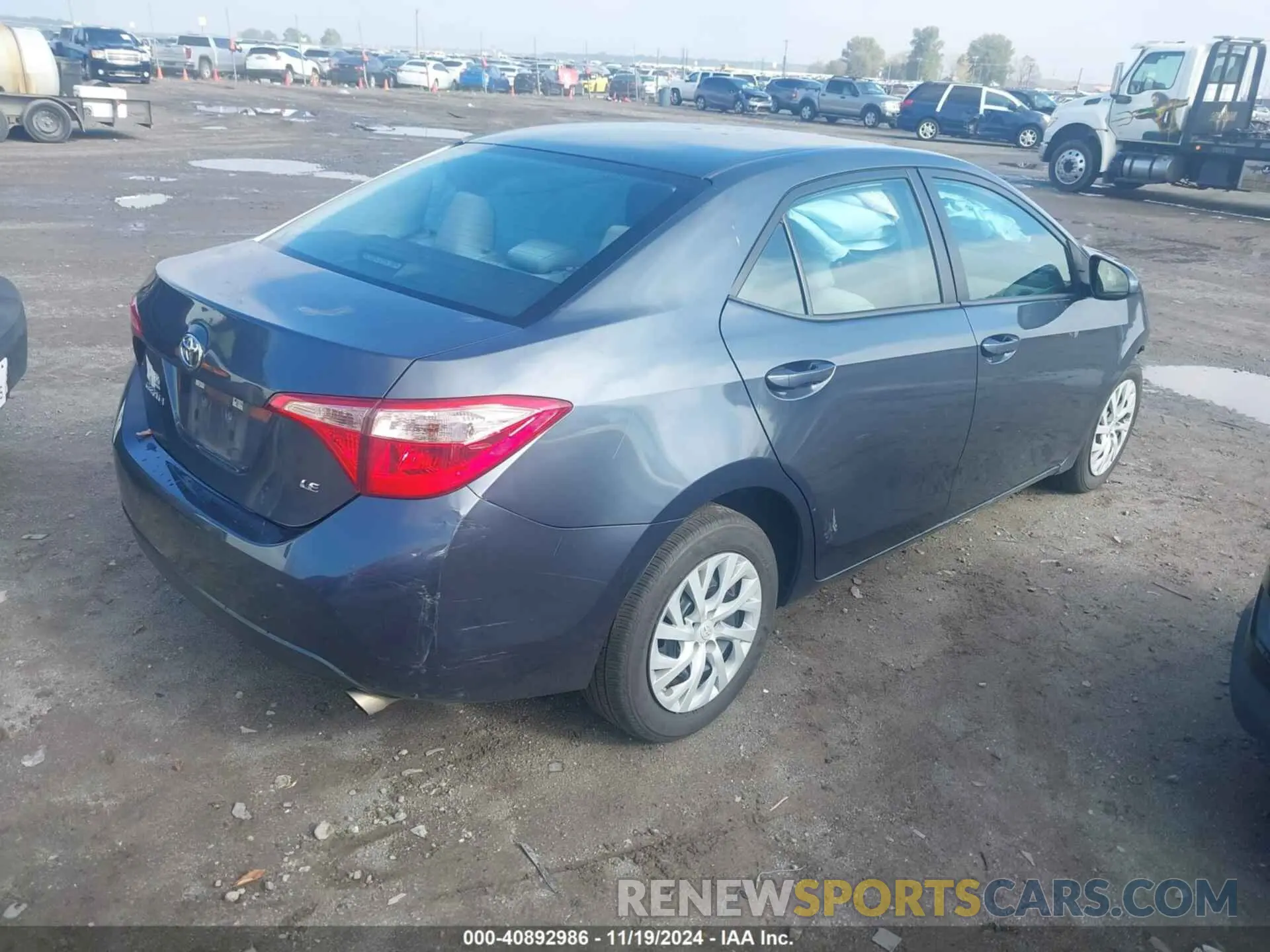 4 fotografías del automóvil dañado 5YFBURHE8KP877975 TOYOTA COROLLA 2019