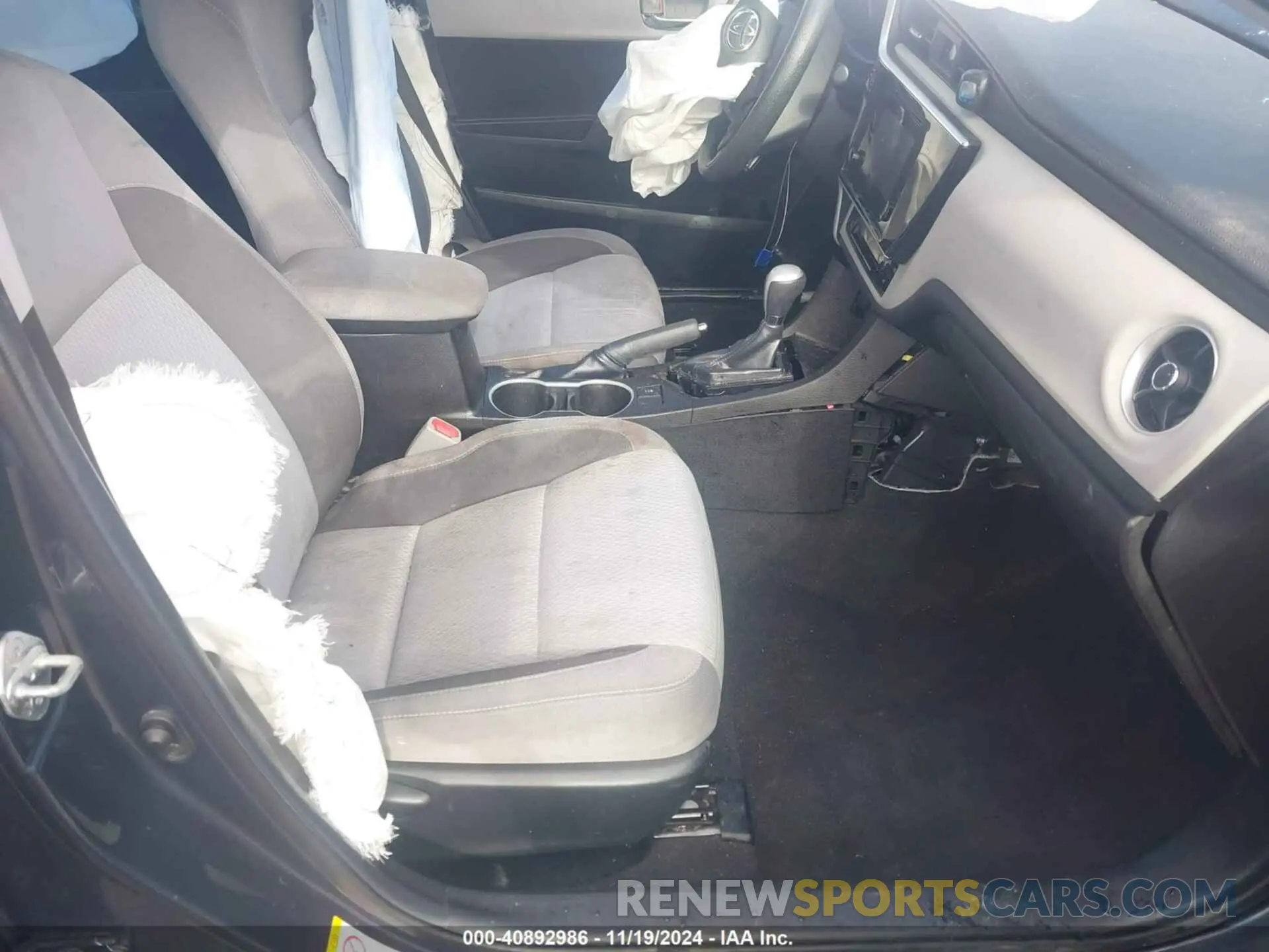 5 fotografías del automóvil dañado 5YFBURHE8KP877975 TOYOTA COROLLA 2019