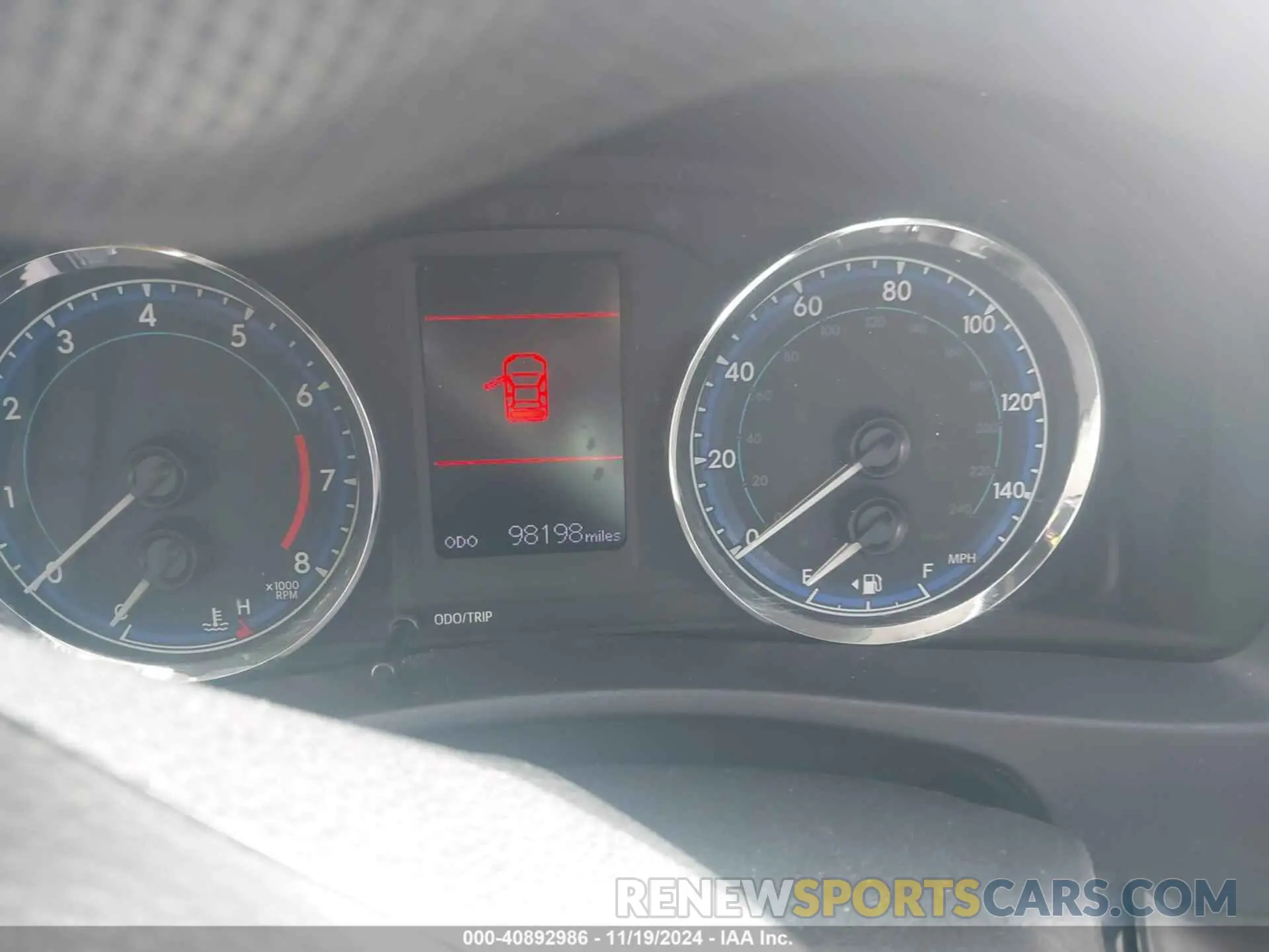 7 fotografías del automóvil dañado 5YFBURHE8KP877975 TOYOTA COROLLA 2019