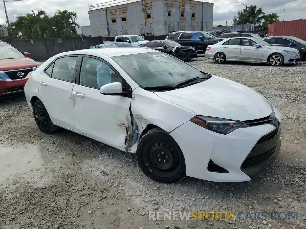 4 fotografías del automóvil dañado 5YFBURHE8KP878947 TOYOTA COROLLA 2019
