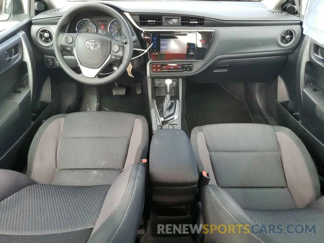 8 fotografías del automóvil dañado 5YFBURHE8KP878947 TOYOTA COROLLA 2019