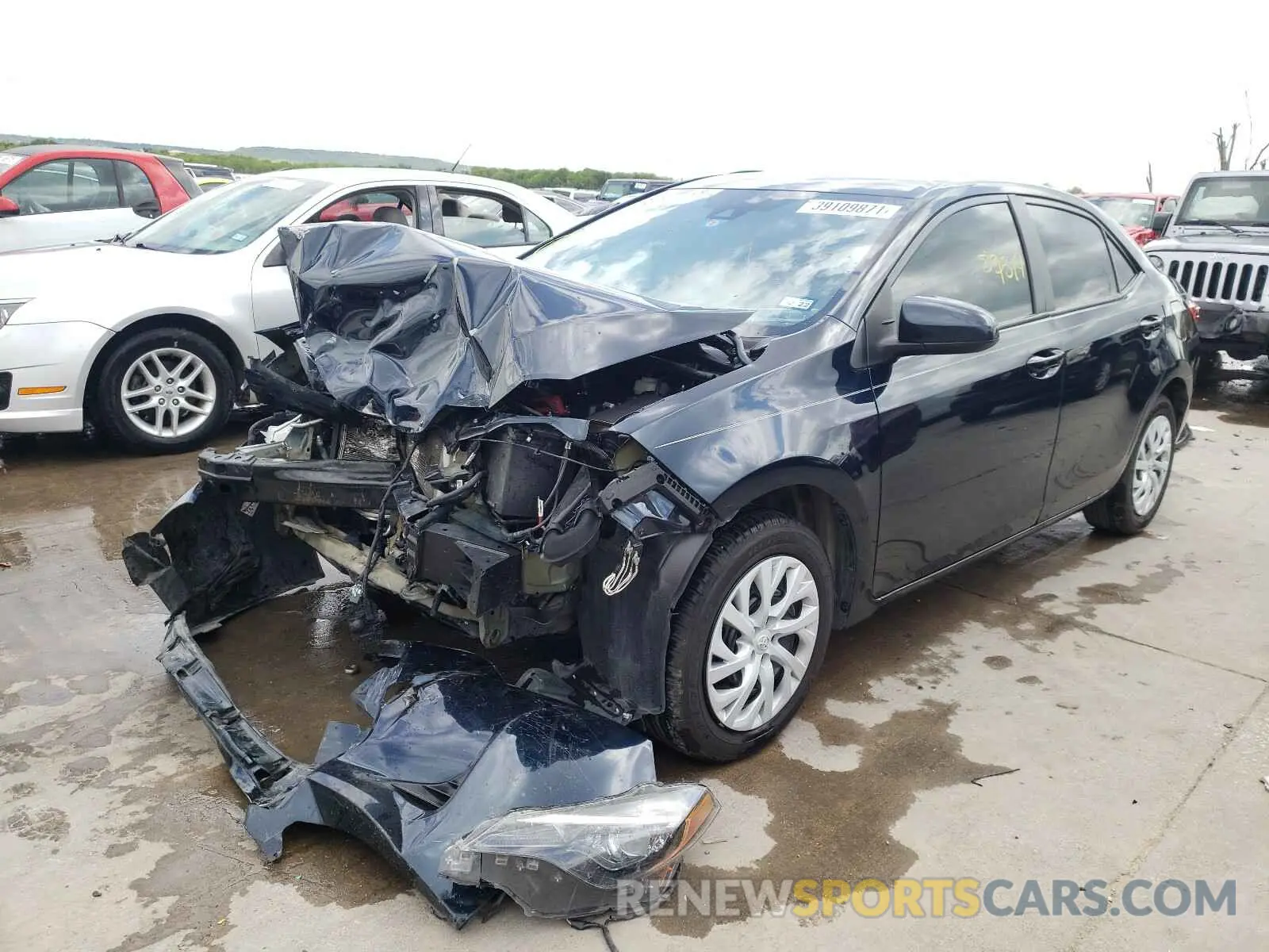 2 fotografías del automóvil dañado 5YFBURHE8KP883551 TOYOTA COROLLA 2019