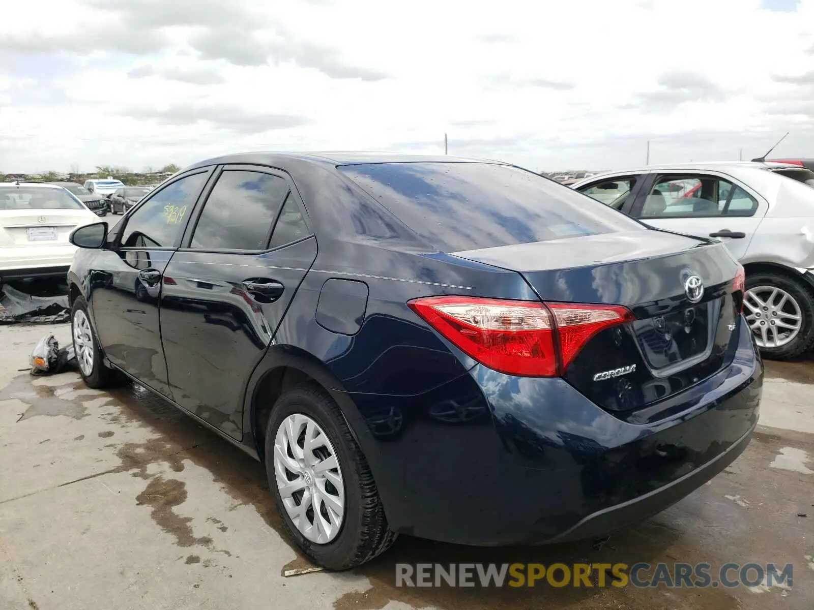 3 fotografías del automóvil dañado 5YFBURHE8KP883551 TOYOTA COROLLA 2019