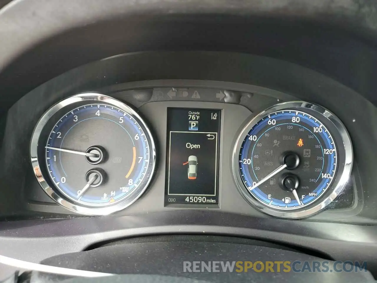 9 fotografías del automóvil dañado 5YFBURHE8KP885736 TOYOTA COROLLA 2019