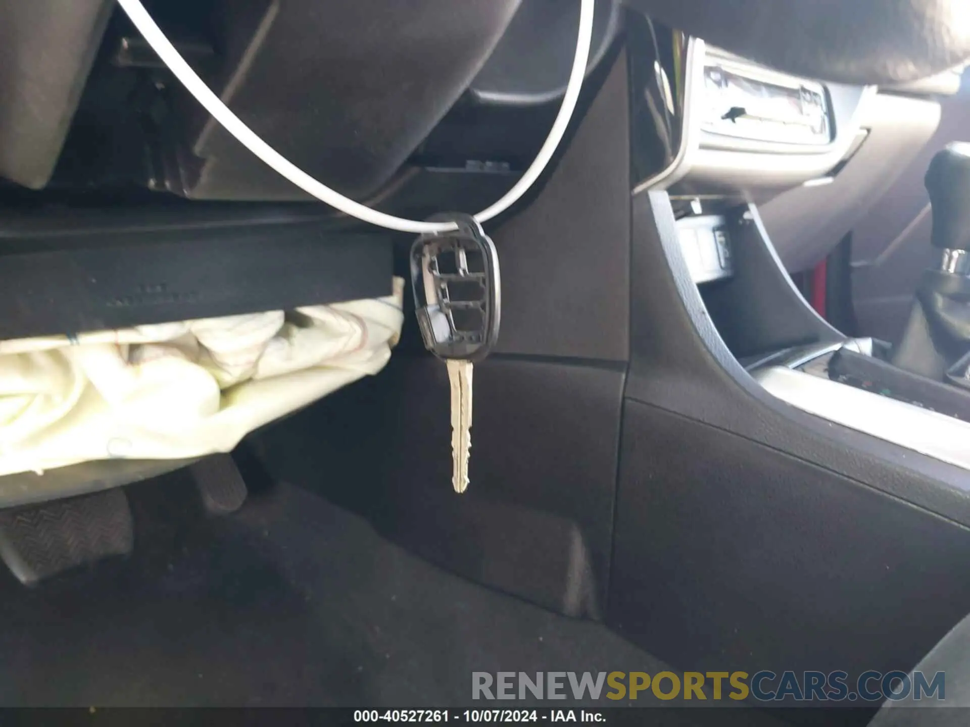 11 fotografías del automóvil dañado 5YFBURHE8KP888054 TOYOTA COROLLA 2019